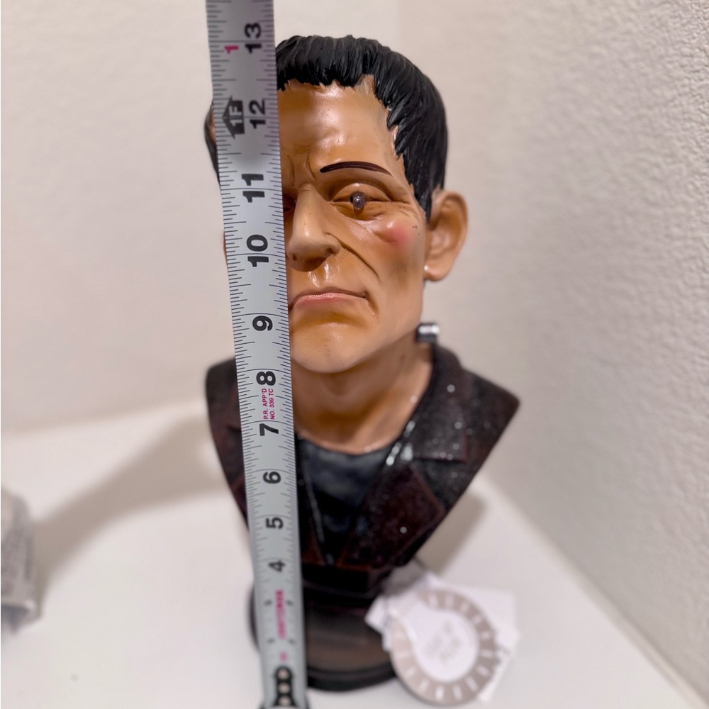Frankenstein Bust with Red LED Eyes - Picture 7 of 8